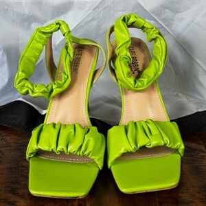 Cape Robbin Opale Green Strappy Heeled Sandals Ruched Ankle Strap Square Toe 11